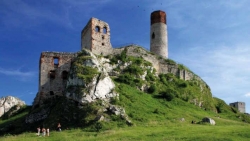 Zamek w Olsztynie (źródło: www.goodpoland.com/zamek-w-olsztynie)