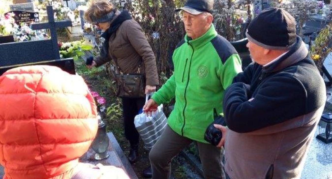 Znicz Pamięci z Klubem Turystów Pieszych PTTK „Przygoda”