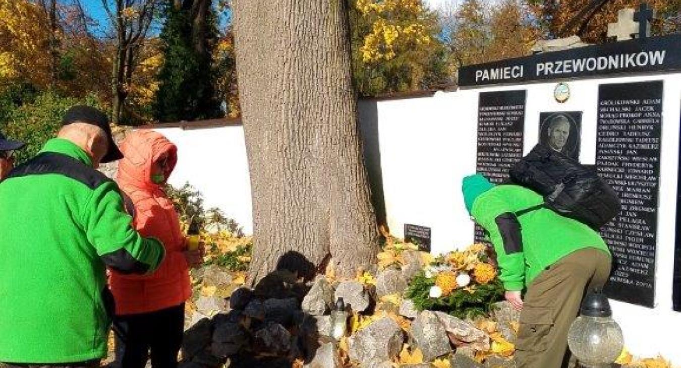 Znicz Pamięci z Klubem Turystów Pieszych PTTK „Przygoda”