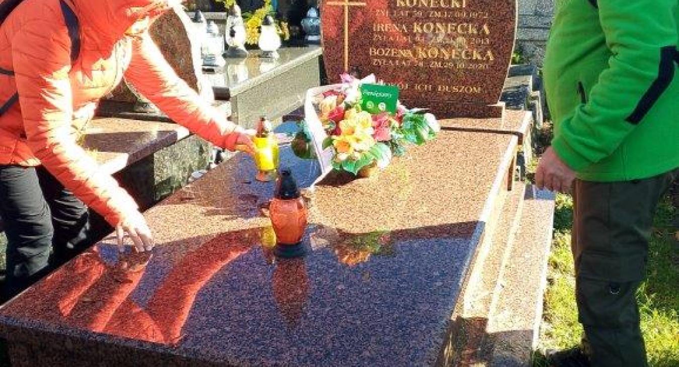 Znicz Pamięci z Klubem Turystów Pieszych PTTK „Przygoda”