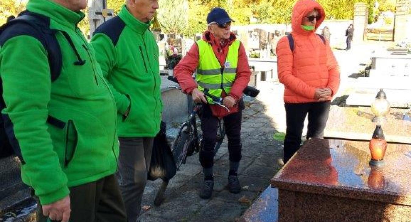 Znicz Pamięci z Klubem Turystów Pieszych PTTK „Przygoda”
