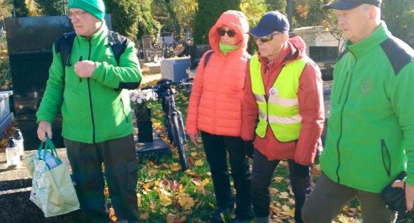 Znicz Pamięci z Klubem Turystów Pieszych PTTK „Przygoda”