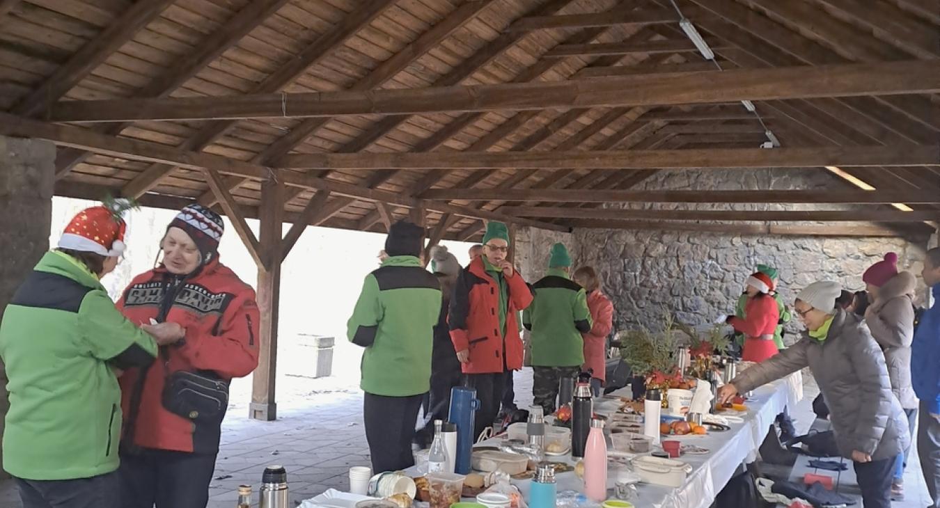 Relacja z wędrówki wigilijnej Klubu Turystów Pieszych PTTK Przygoda w dniu 